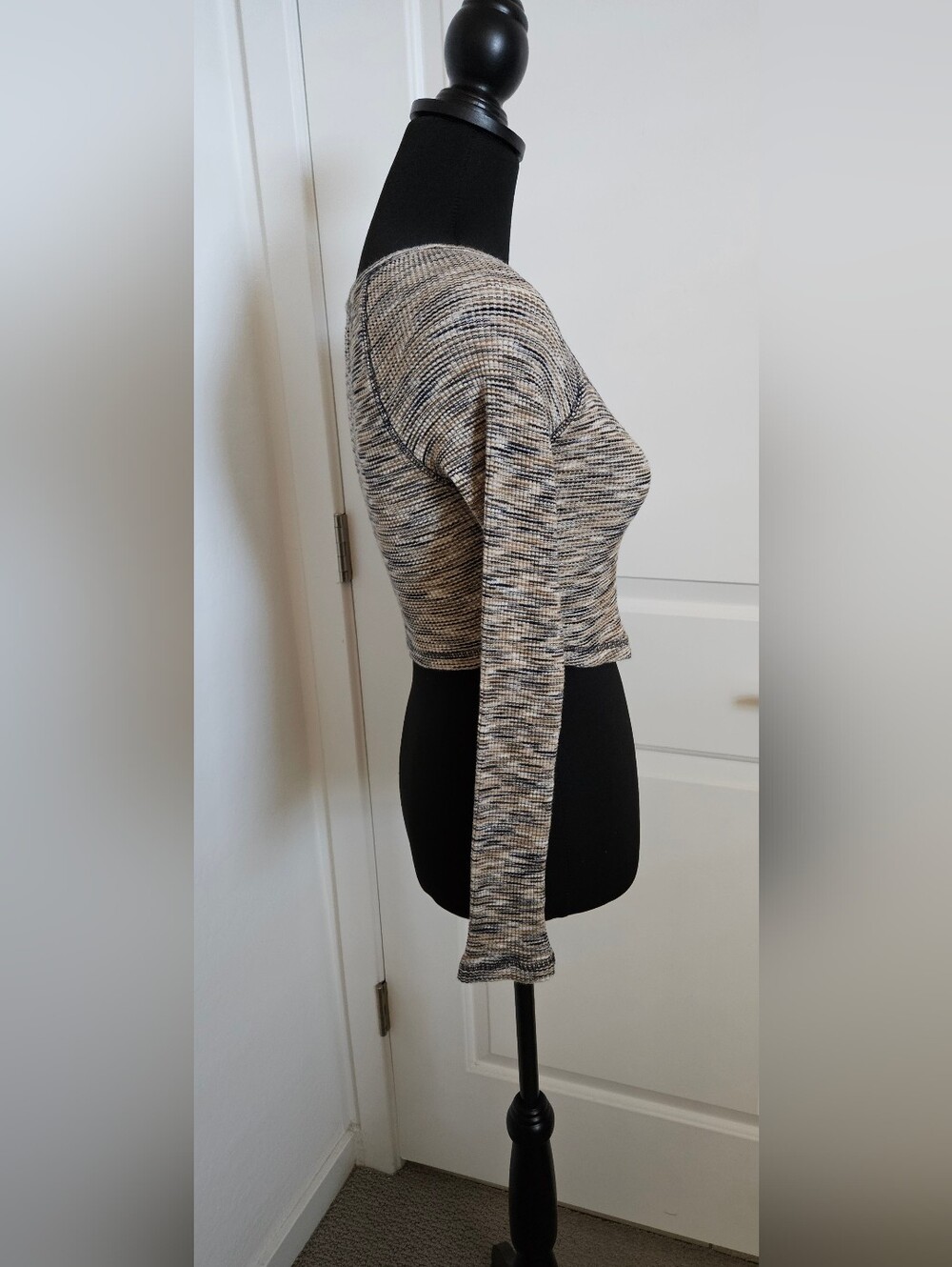 Urban Outfitters Ribbed Notched Crop Top Marled Beige Black Small Petite - Picture 3 of 16